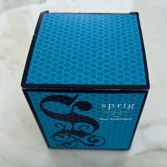 NEST SPRIG BLUE HYDRANGEA CANDLE NIB! - Picture 6 of 12